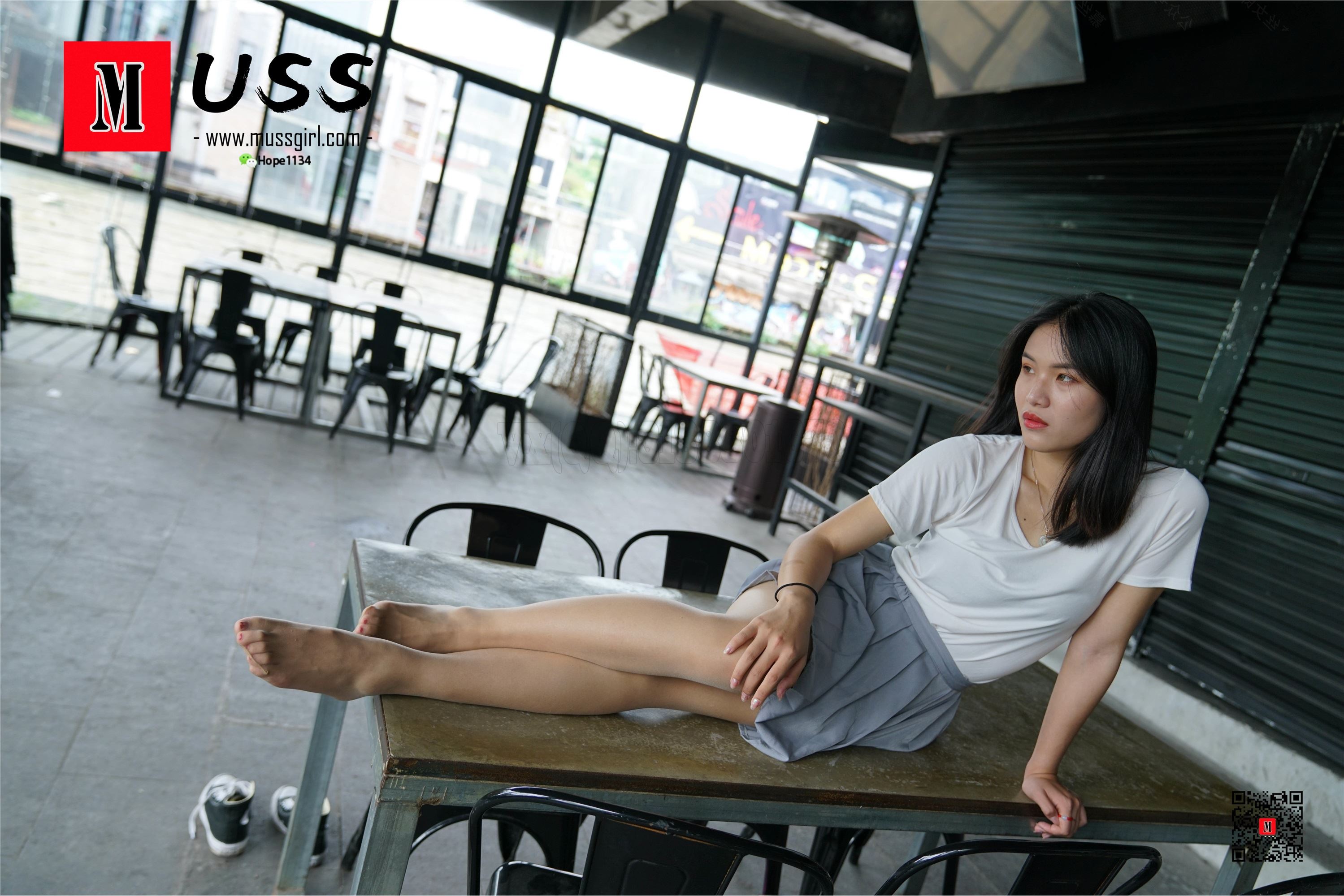 MussGirl慕丝女郎  NO.032 陈老师长筒蕾丝与少女裙搭配的清纯性感